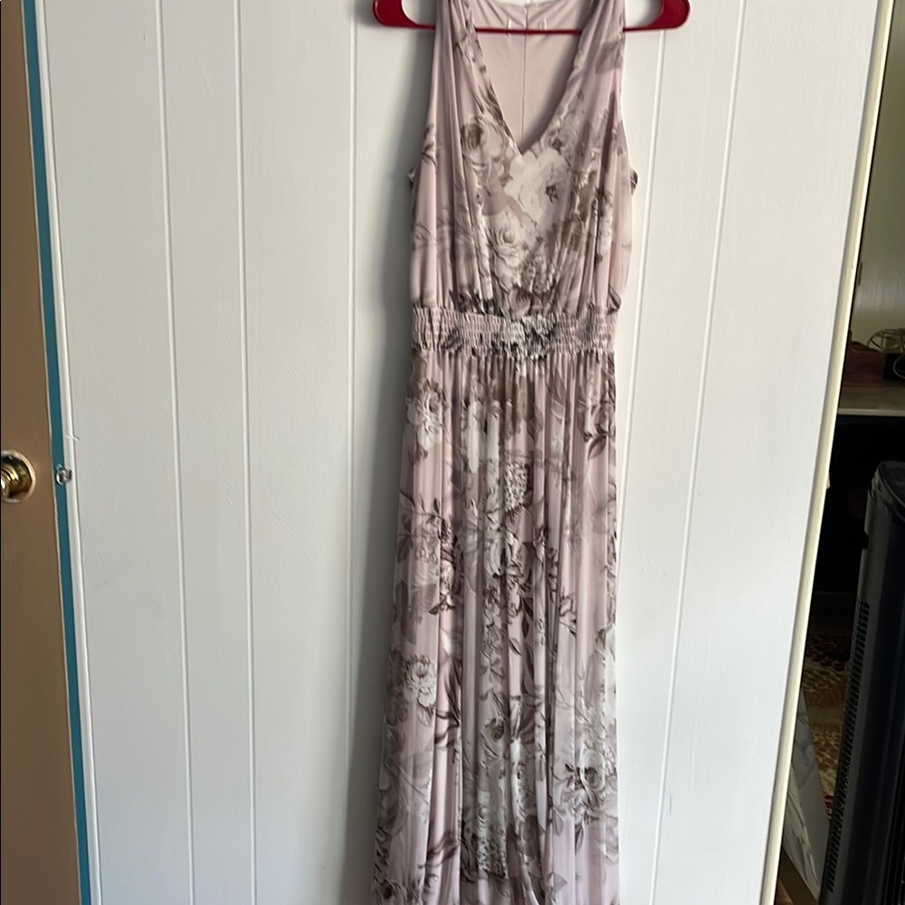 Floral V-Neck Maxi Dress in Light Mauve